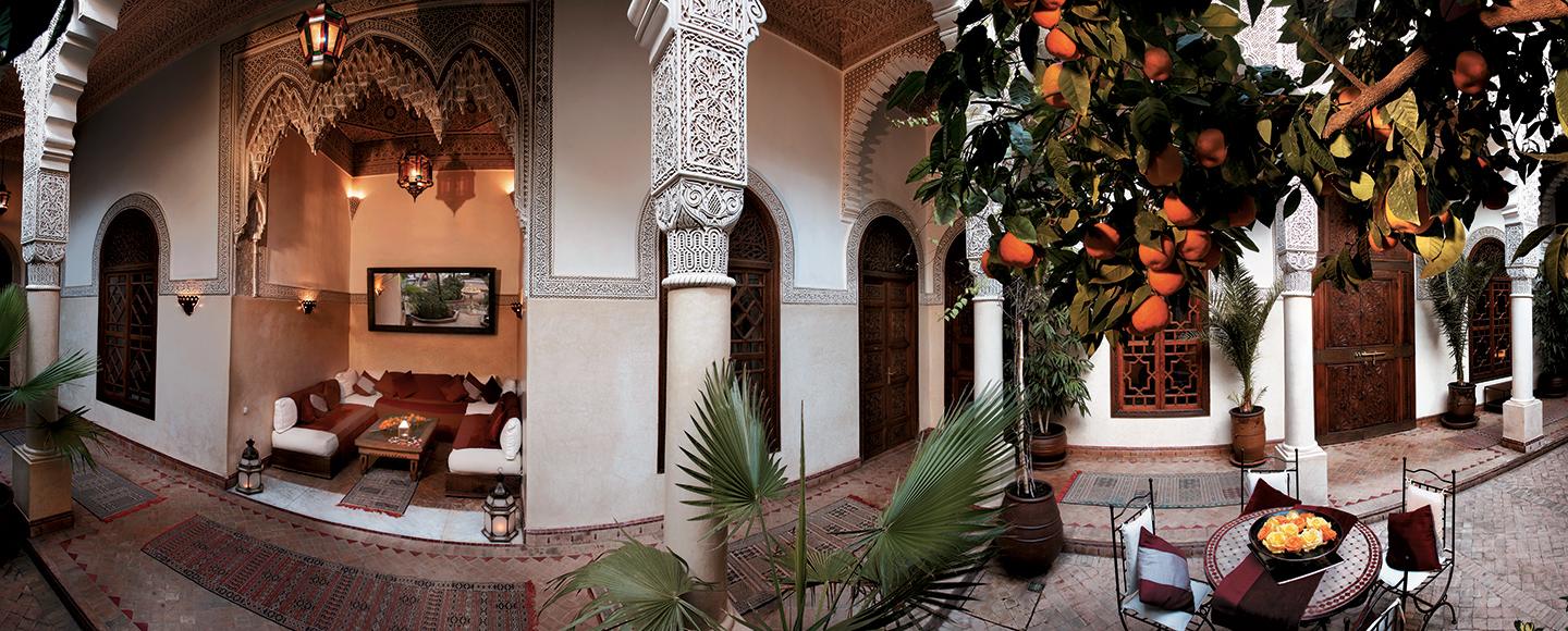 riad traditionnel Koutoubia Bab Mansour el Aleuj Andalusian Gardens Musée Jemaa el-Fna Ménara Palais de la Bahia 